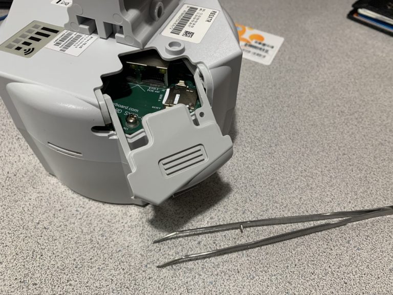 Some Mikrotik SXT photos and first thoughts.