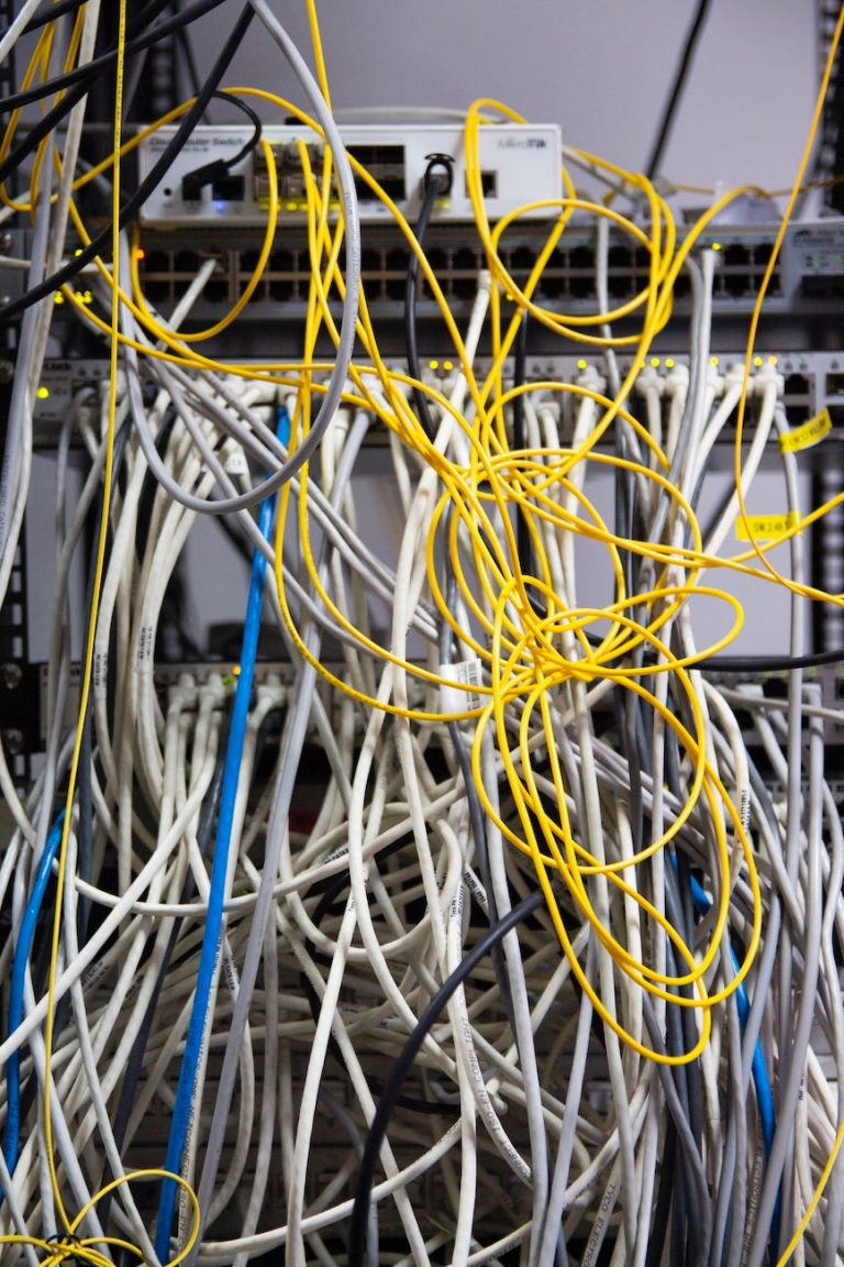 Mastering Cable Management in Data Centers: The Unsung Hero of Seamless Operations